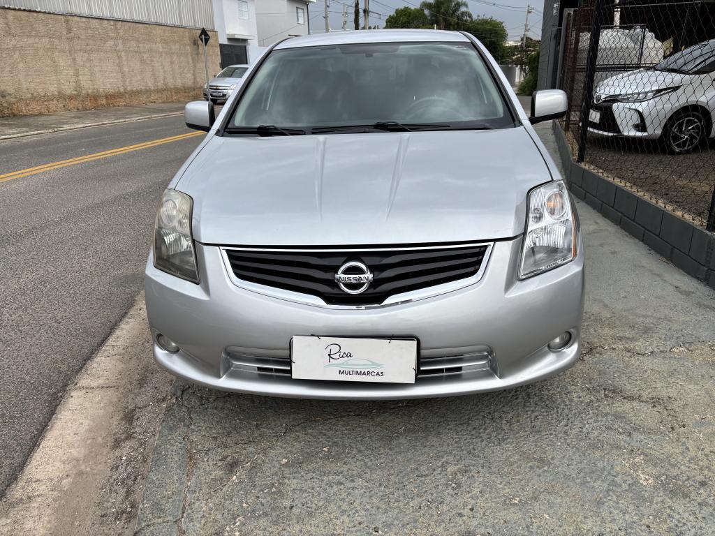 NISSAN Sentra - Foto