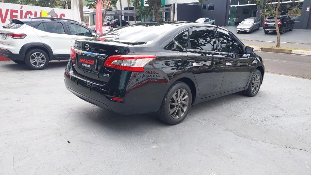 NISSAN Sentra - Foto