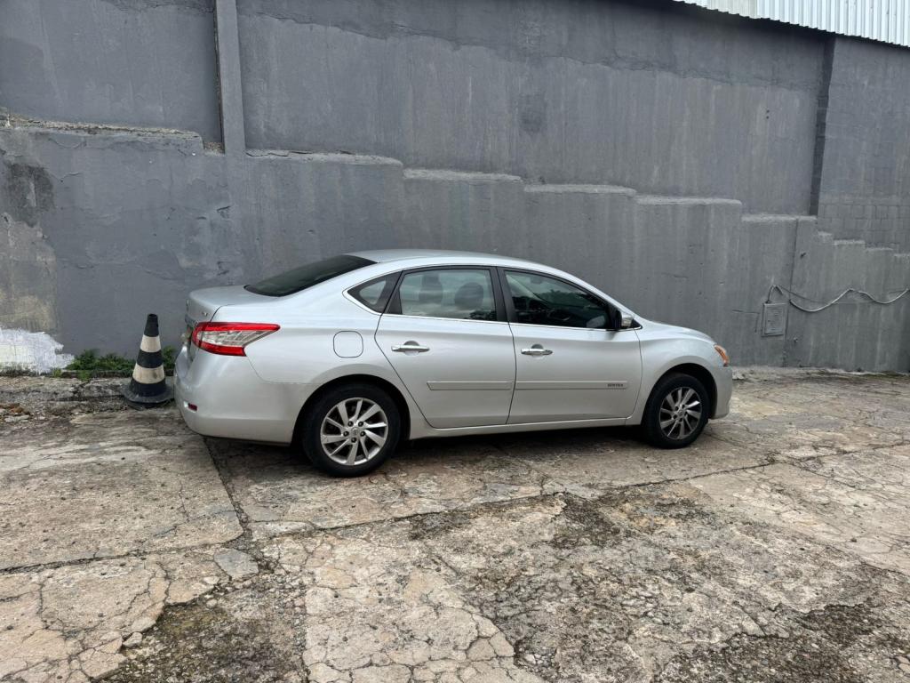 NISSAN Sentra - Foto