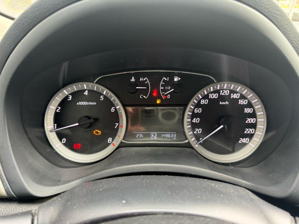 NISSAN Sentra - Foto