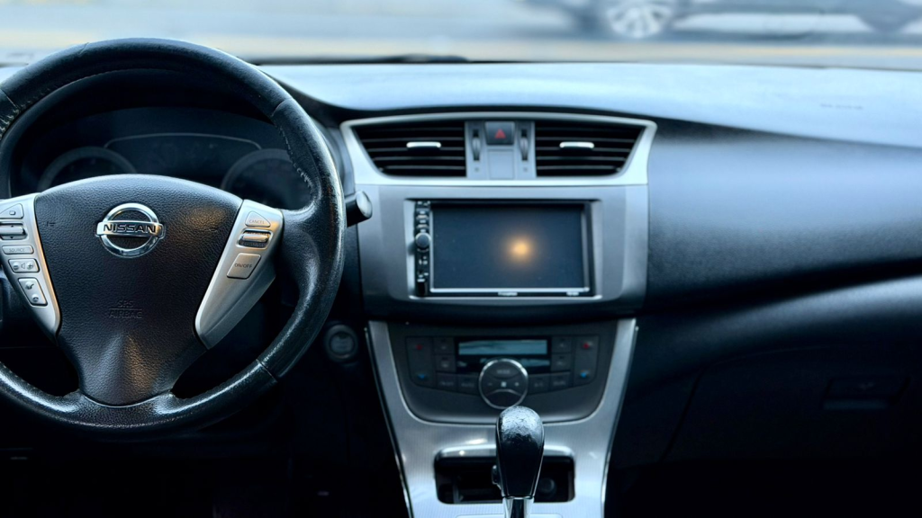 NISSAN Sentra - Foto