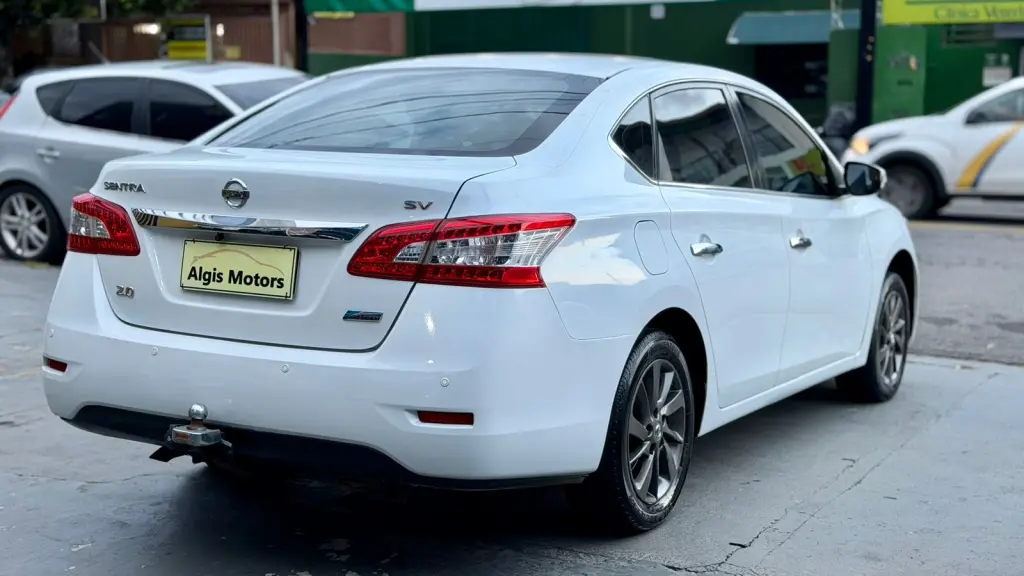 NISSAN Sentra - Foto