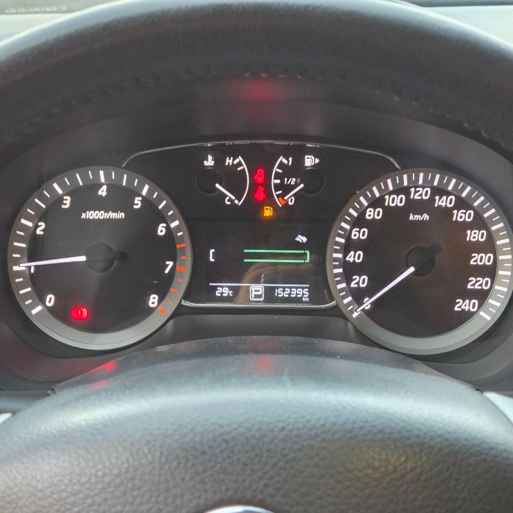NISSAN Sentra - Foto