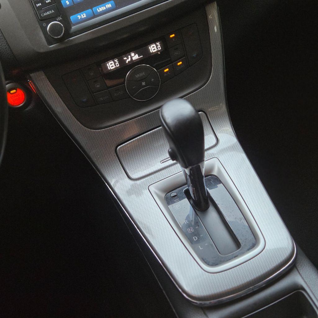 NISSAN Sentra - Foto