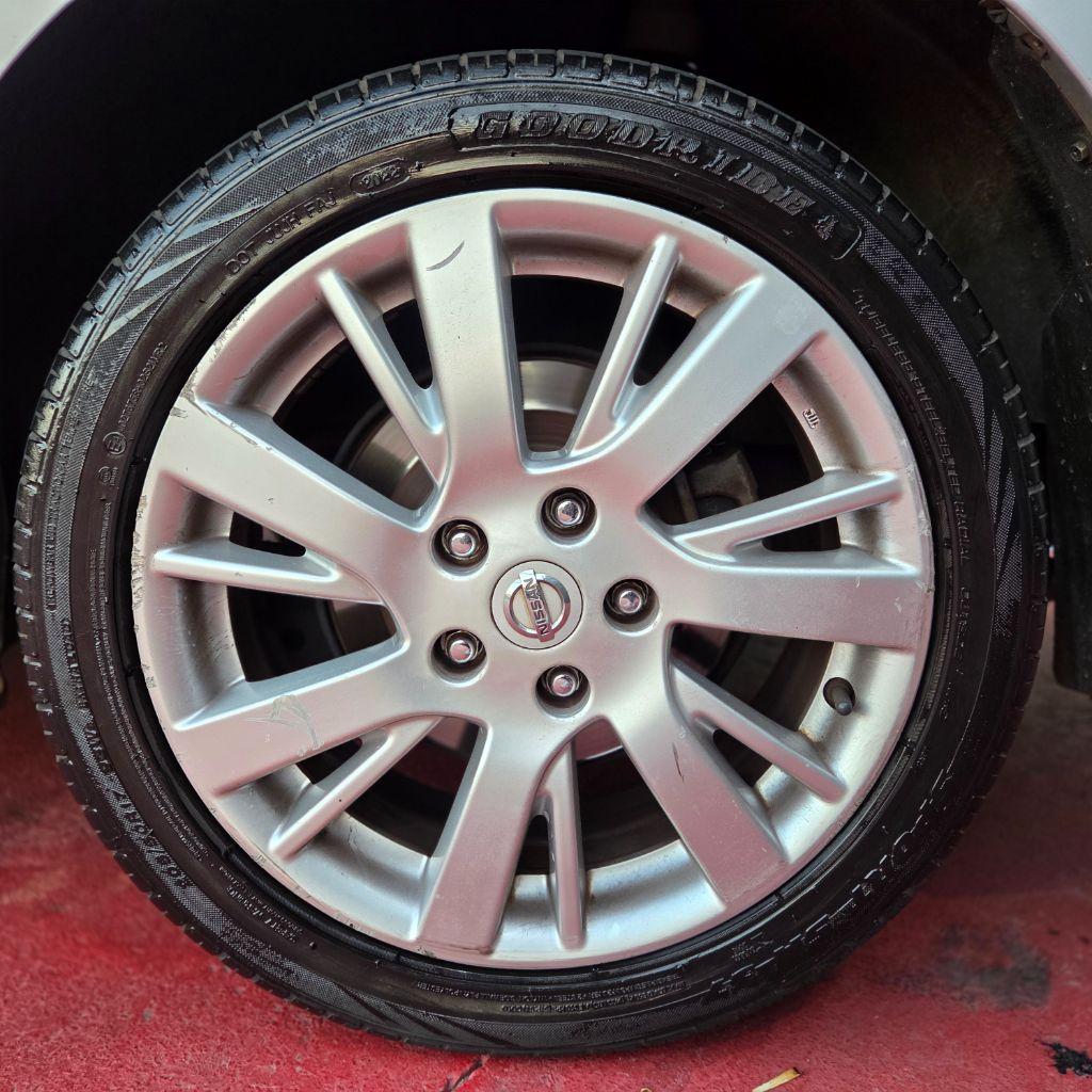 NISSAN Sentra - Foto