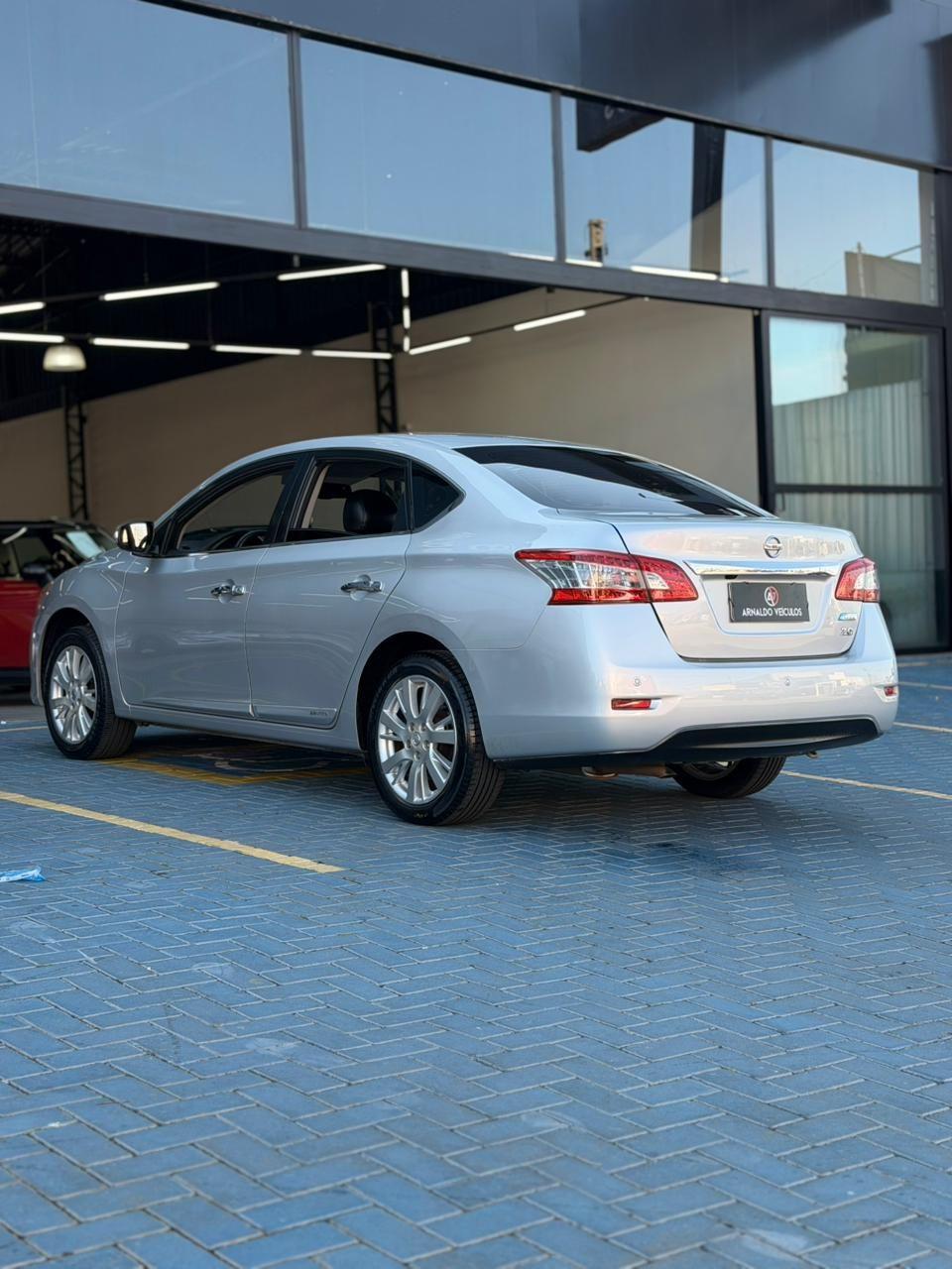 NISSAN Sentra - Foto