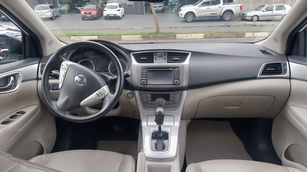 NISSAN Sentra - Foto