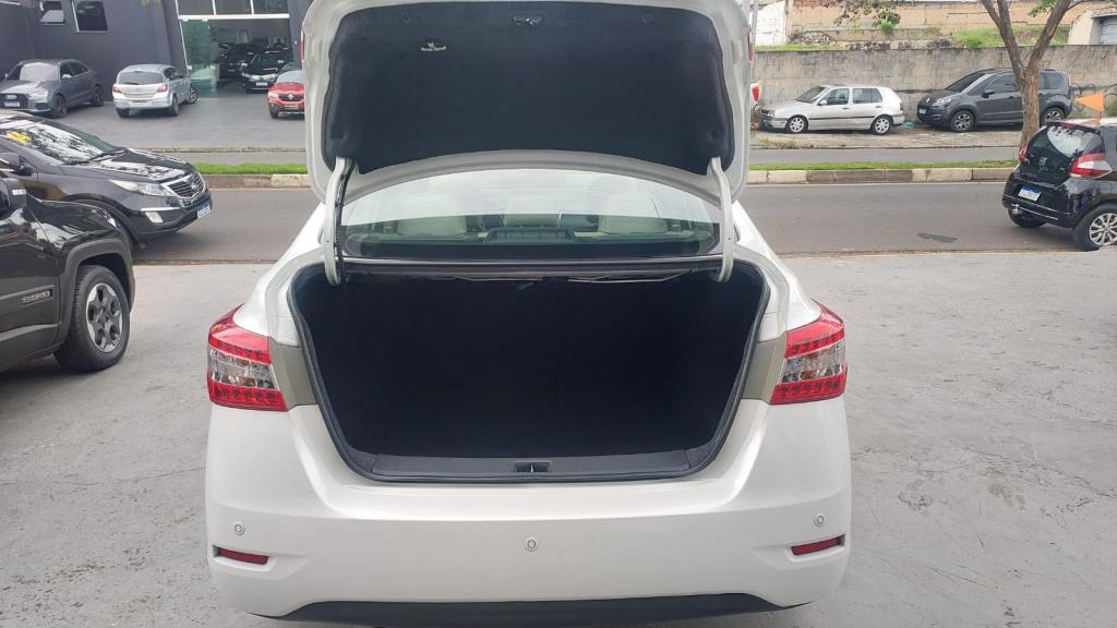 NISSAN Sentra - Foto