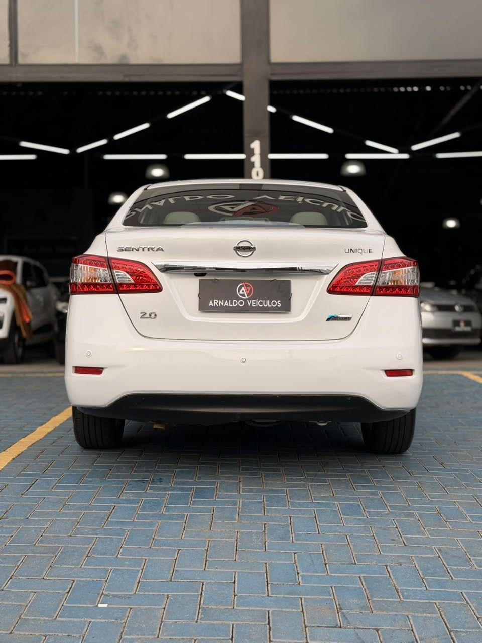 NISSAN Sentra - Foto