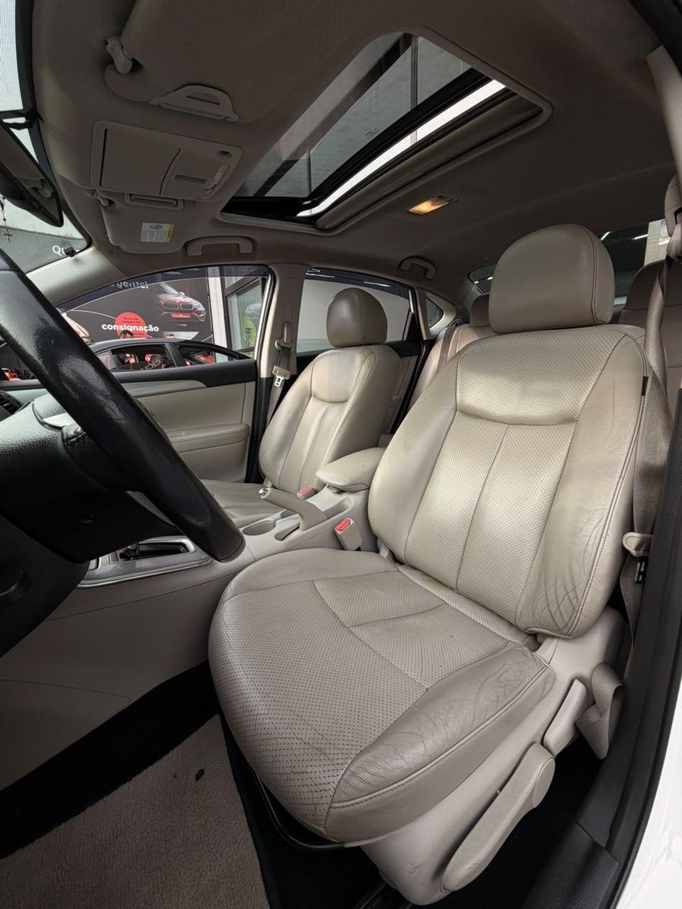 NISSAN Sentra - Foto