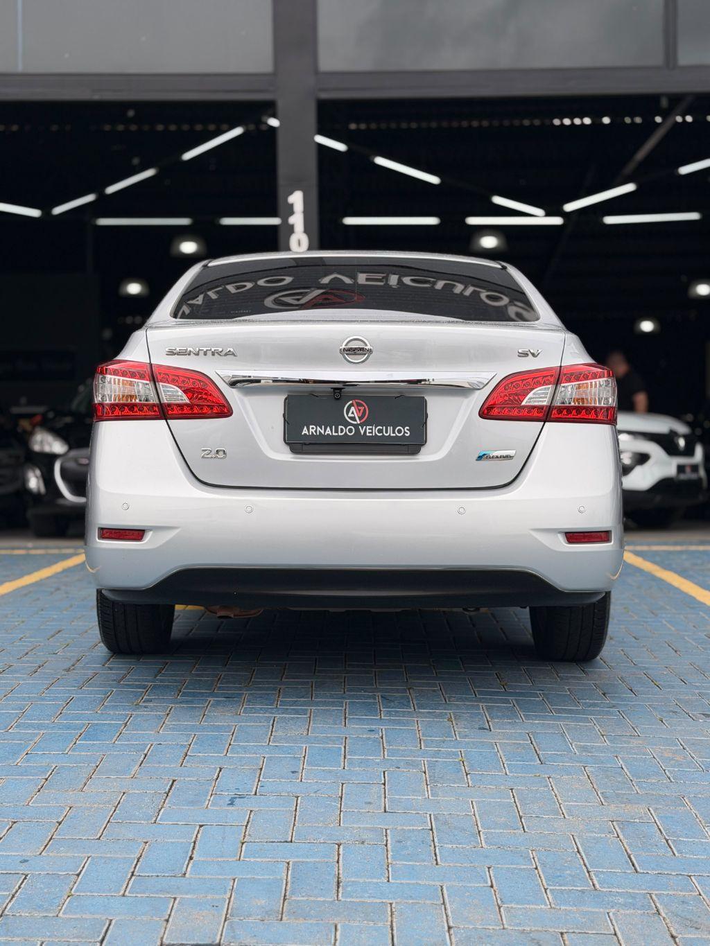 NISSAN Sentra - Foto