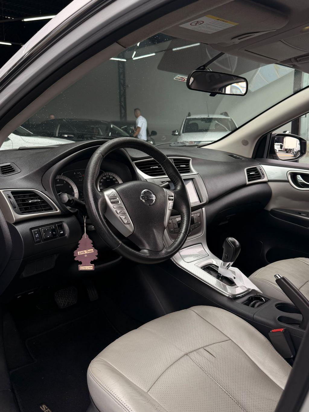 NISSAN Sentra - Foto