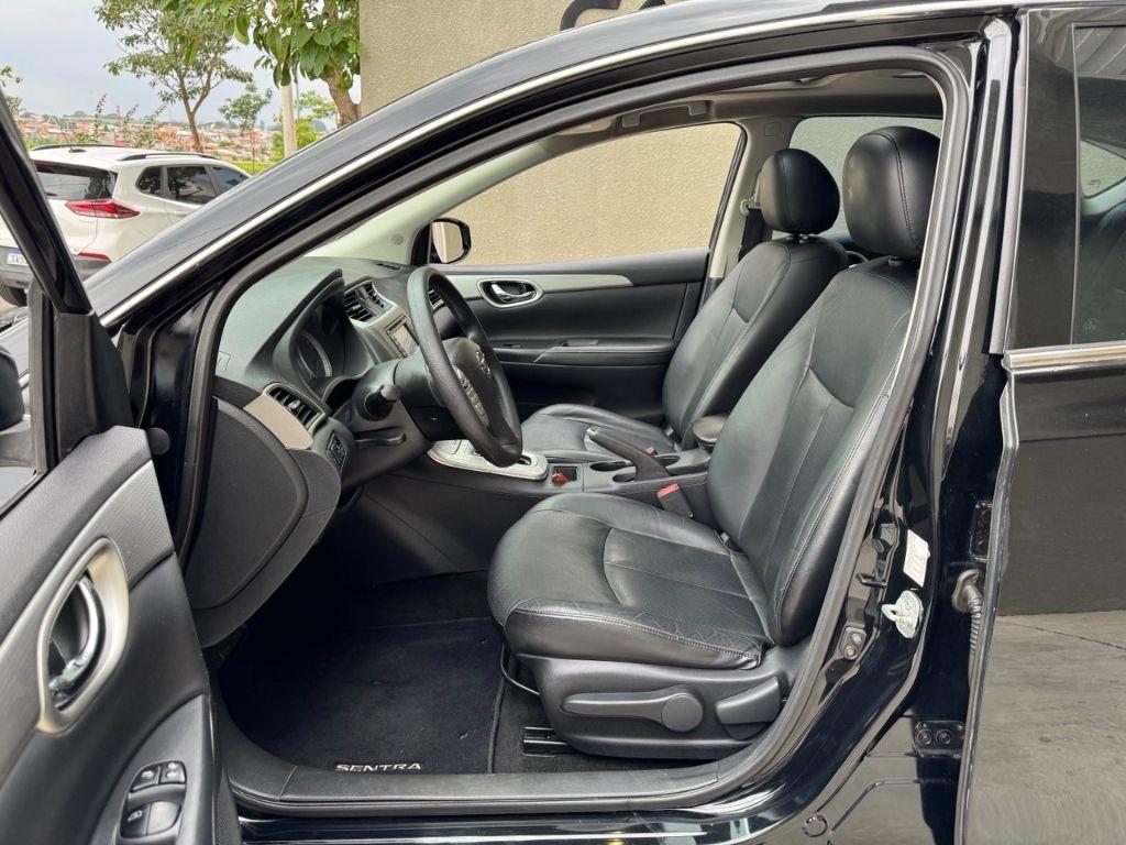 NISSAN Sentra - Foto