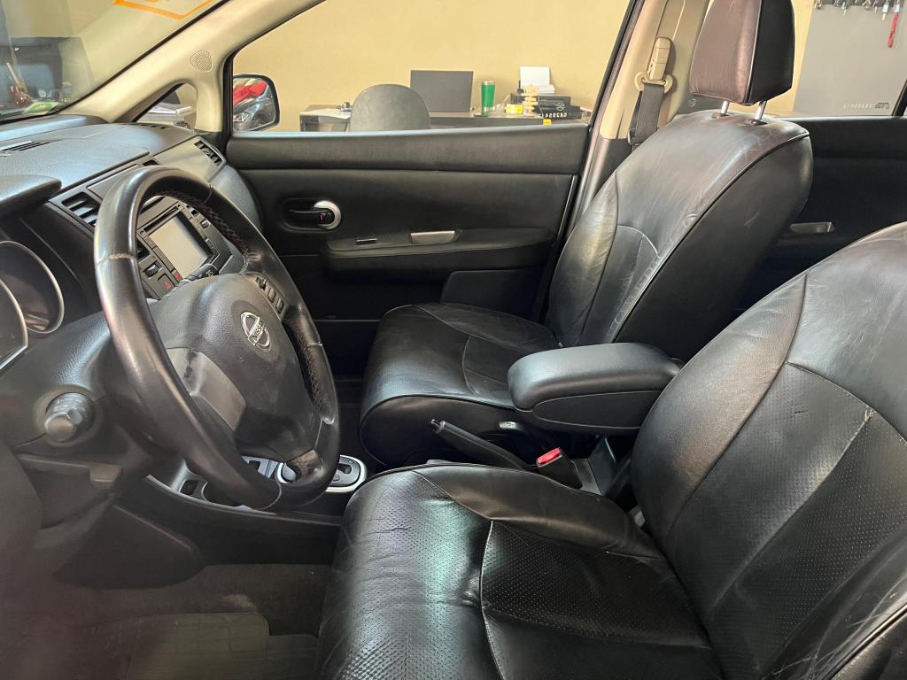 NISSAN Tiida Hatch - Foto