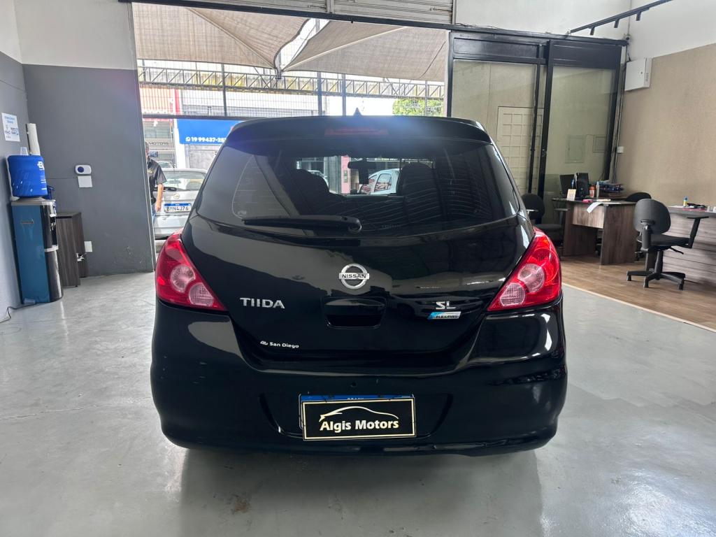 NISSAN Tiida Hatch - Foto