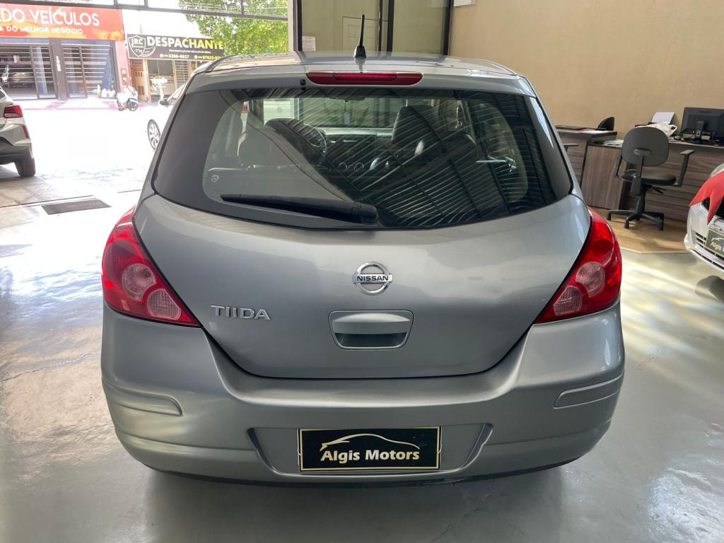 NISSAN Tiida Hatch - Foto