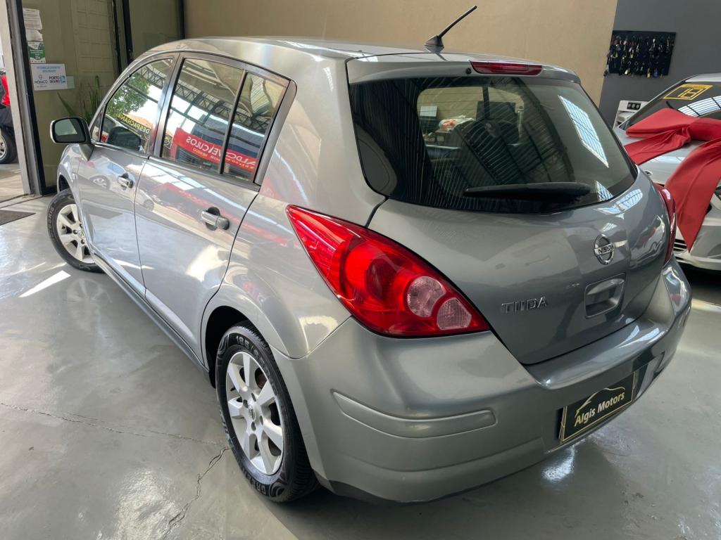 NISSAN Tiida Hatch - Foto