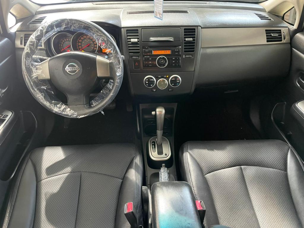 NISSAN Tiida Hatch - Foto