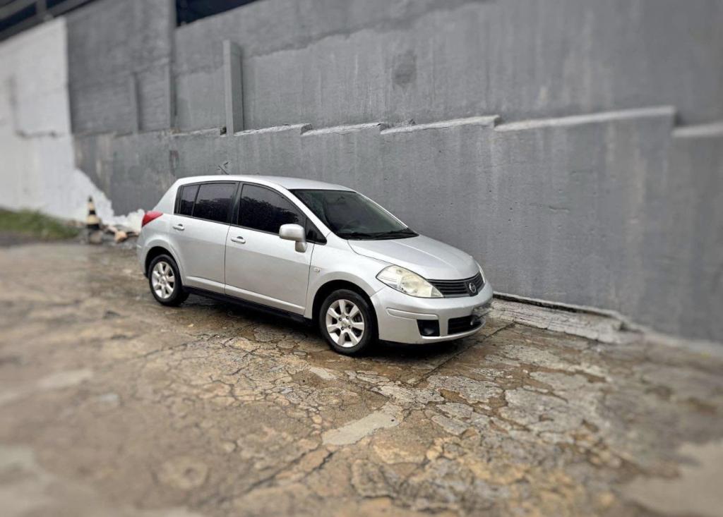 NISSAN Tiida Hatch