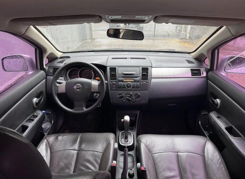 NISSAN Tiida Hatch - Foto