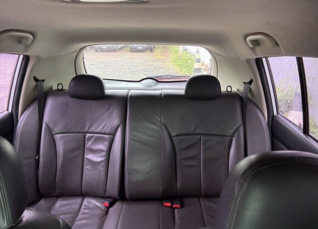 NISSAN Tiida Hatch - Foto