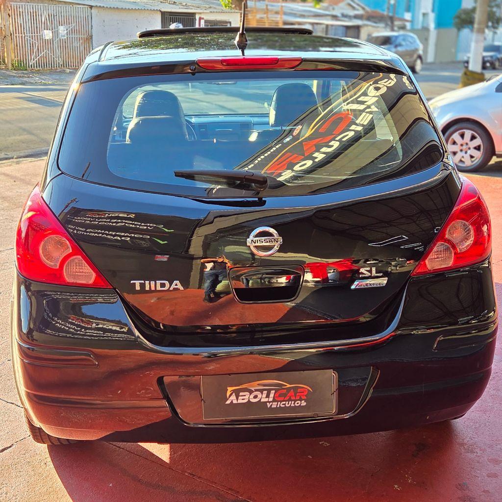 NISSAN Tiida Hatch - Foto
