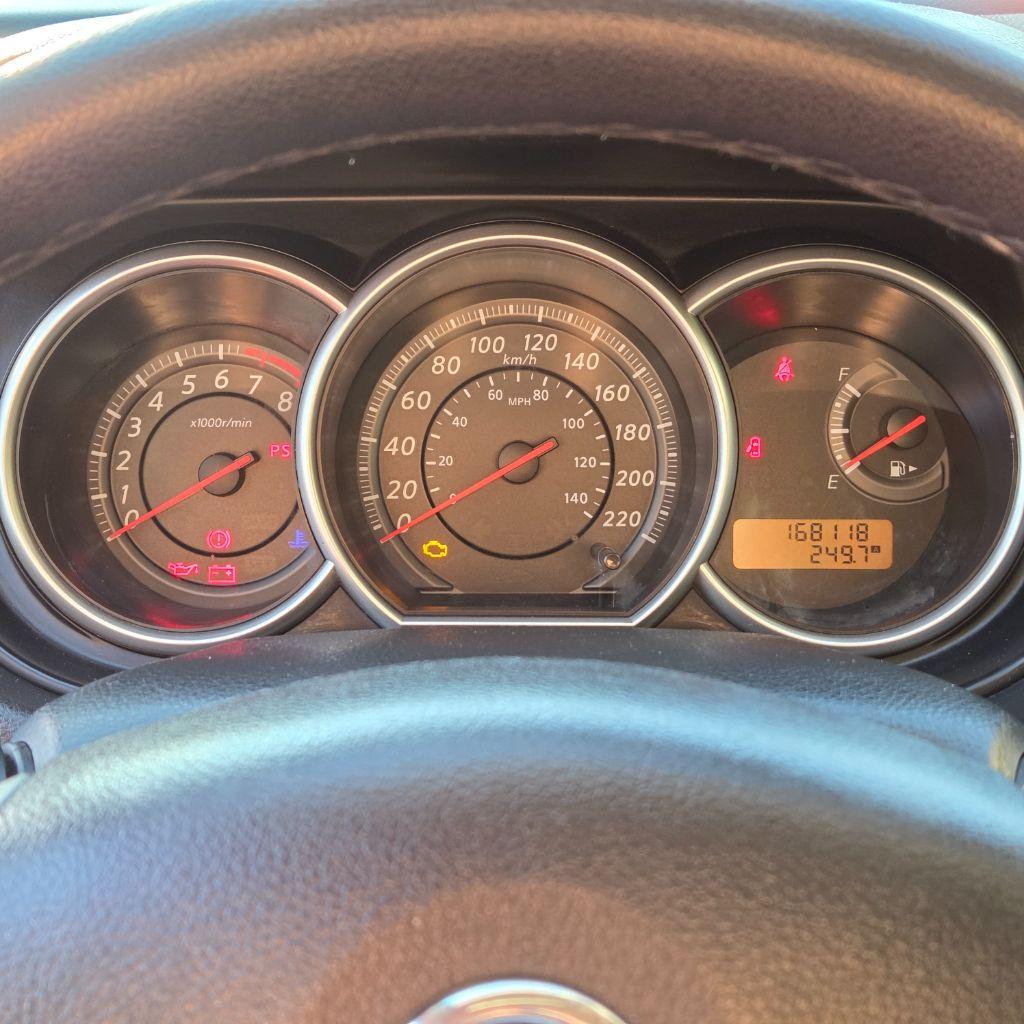 NISSAN Tiida Hatch - Foto