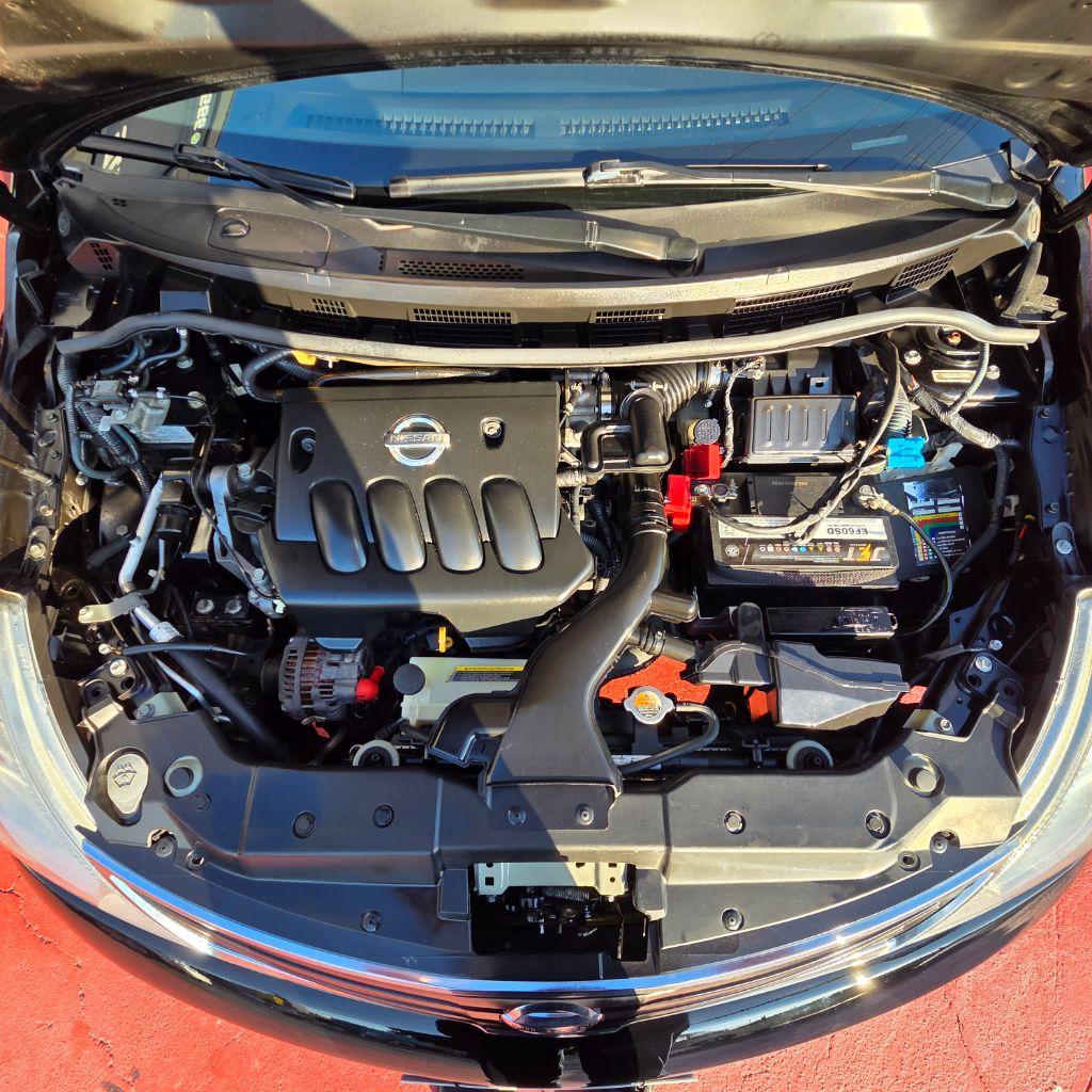NISSAN Tiida Hatch - Foto