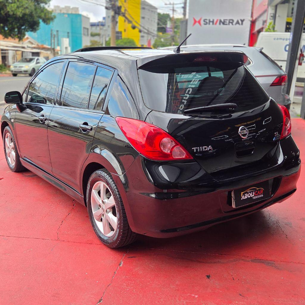 NISSAN Tiida Hatch - Foto