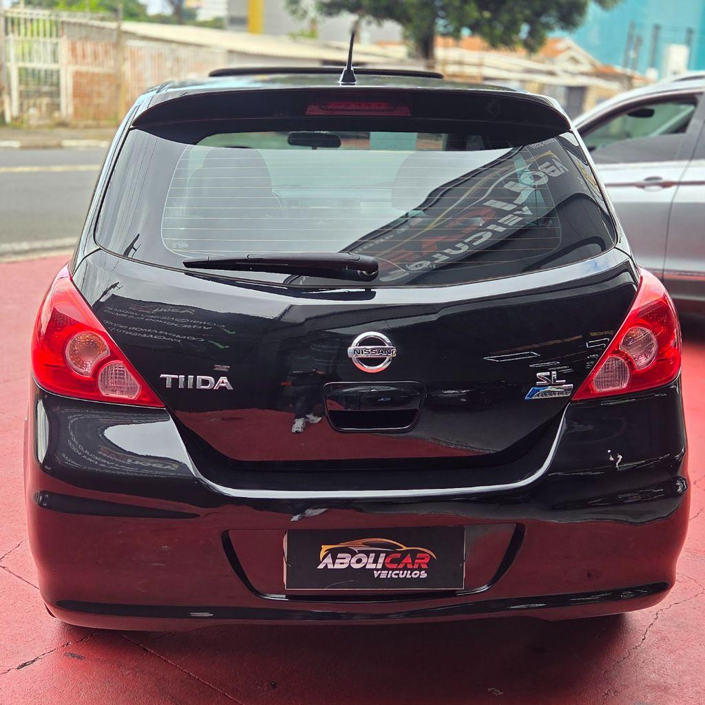 NISSAN Tiida Hatch - Foto