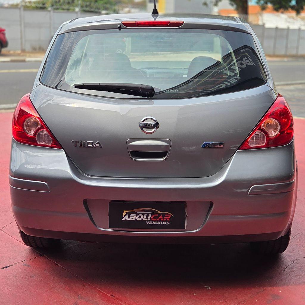 NISSAN Tiida Hatch - Foto