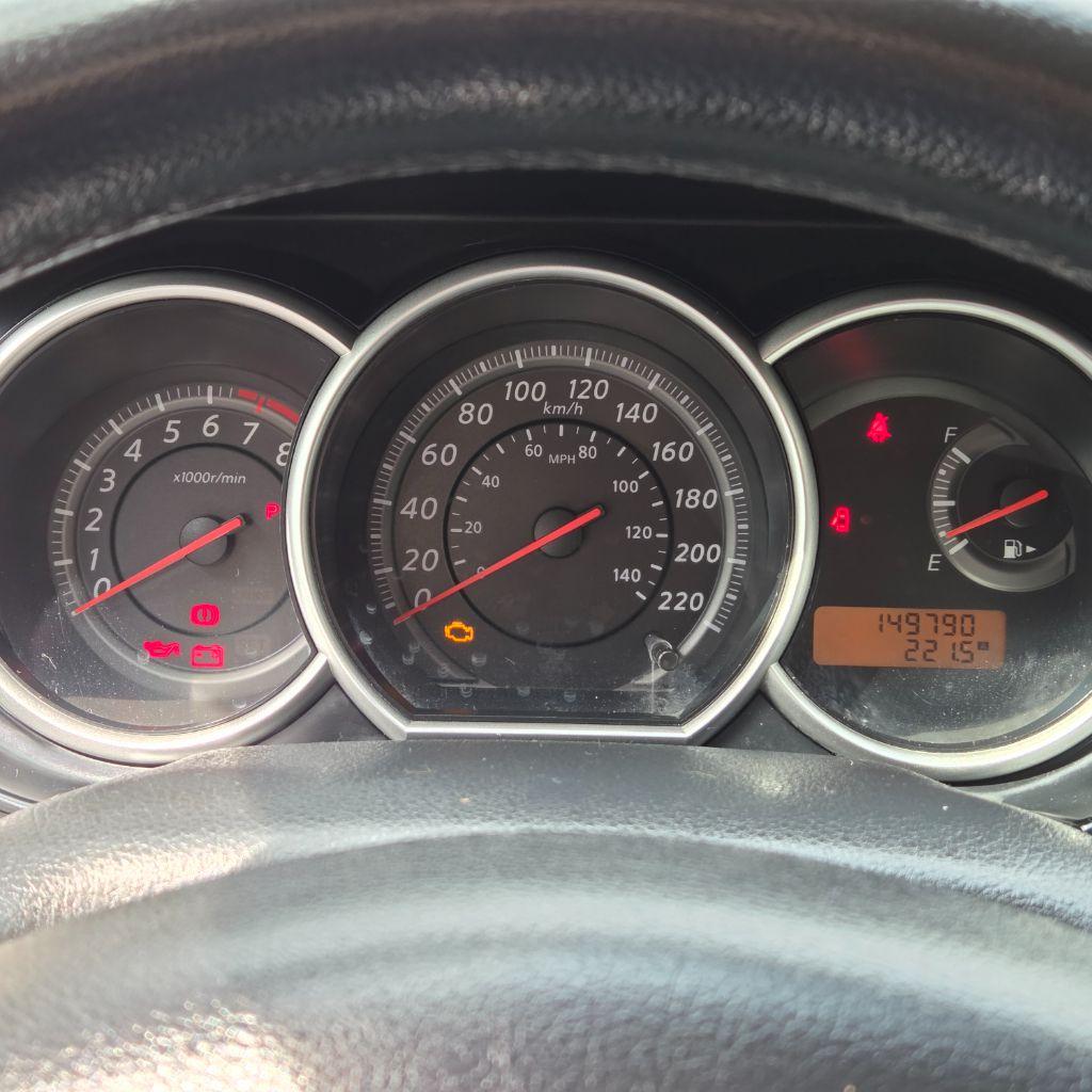 NISSAN Tiida Hatch - Foto