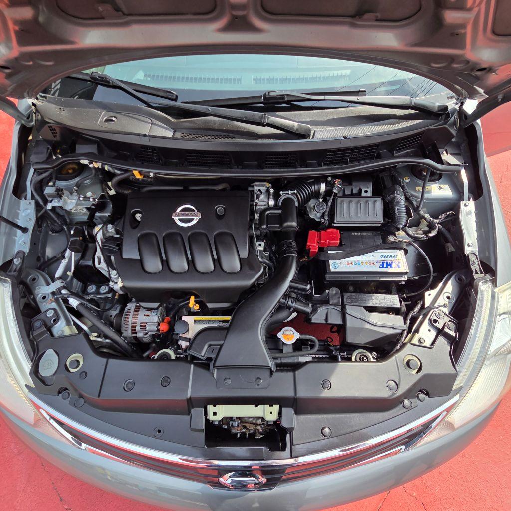 NISSAN Tiida Hatch - Foto