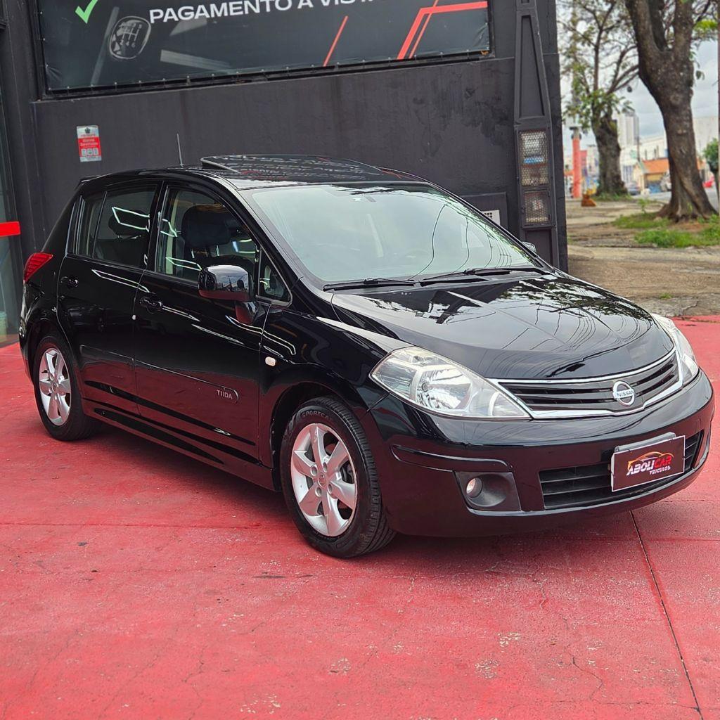NISSAN Tiida Hatch - Foto