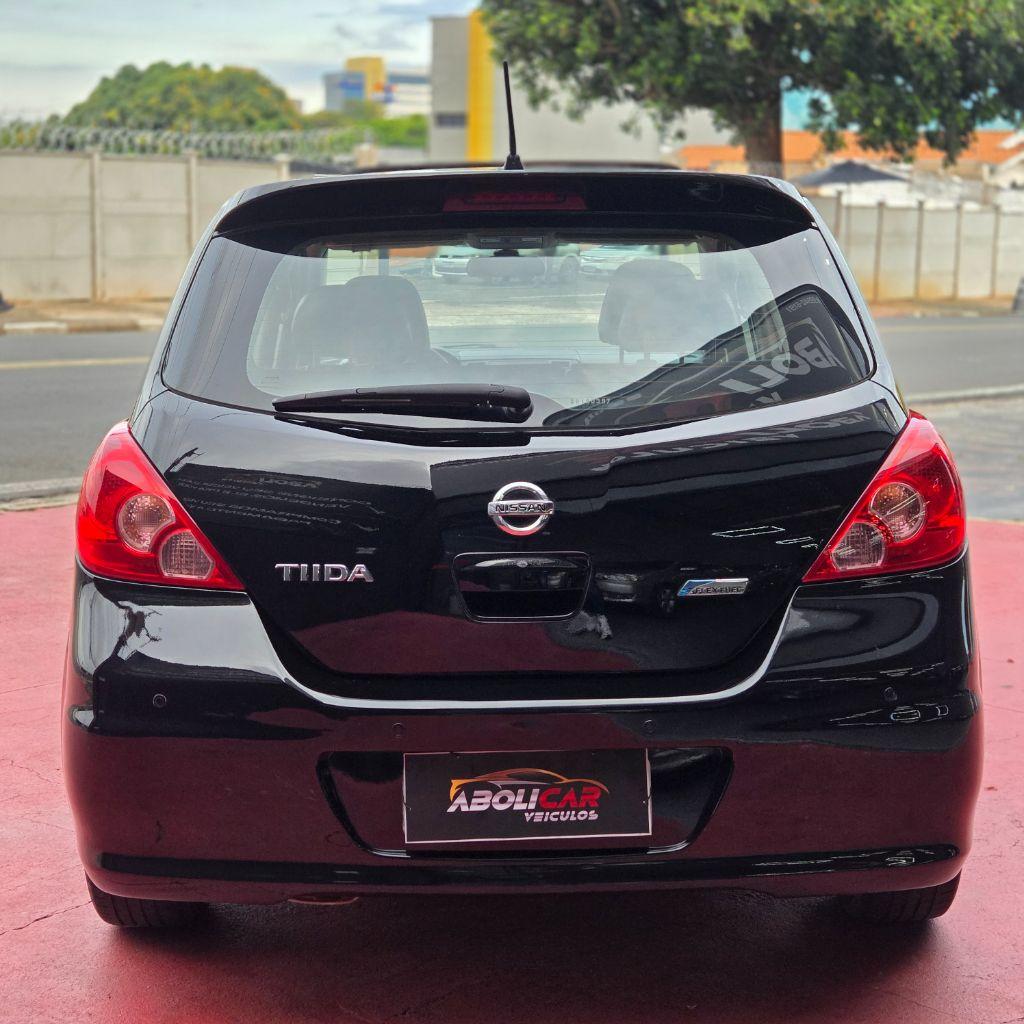 NISSAN Tiida Hatch - Foto