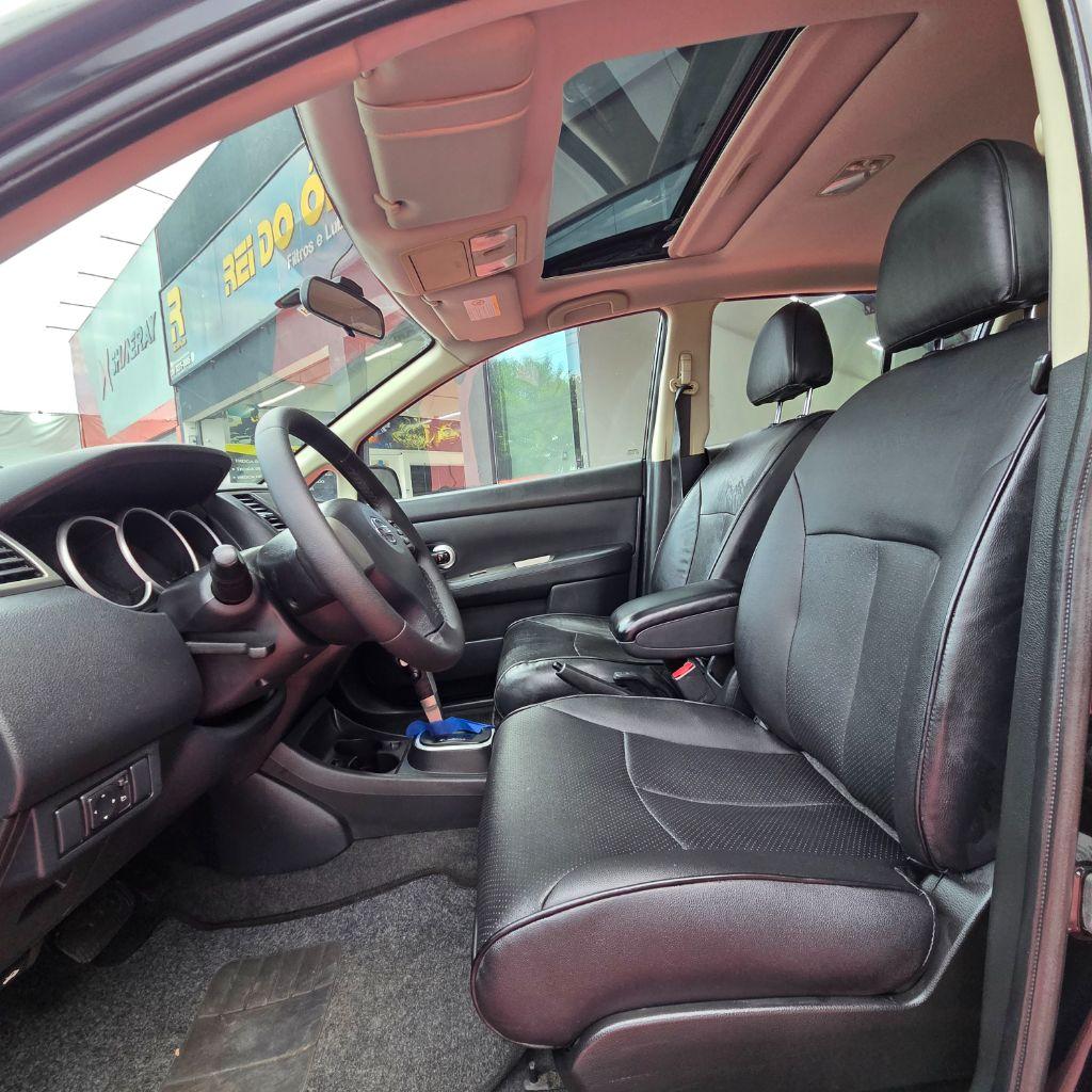 NISSAN Tiida Hatch - Foto