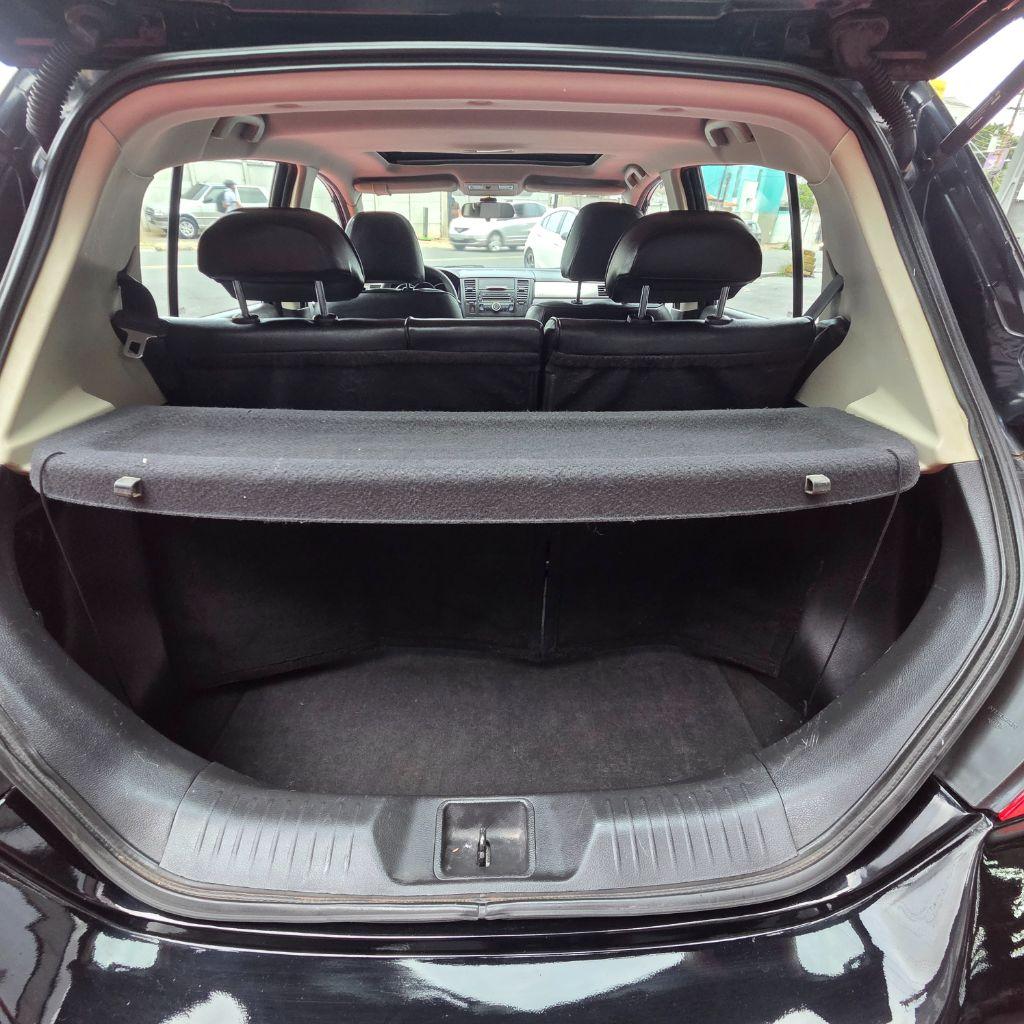 NISSAN Tiida Hatch - Foto