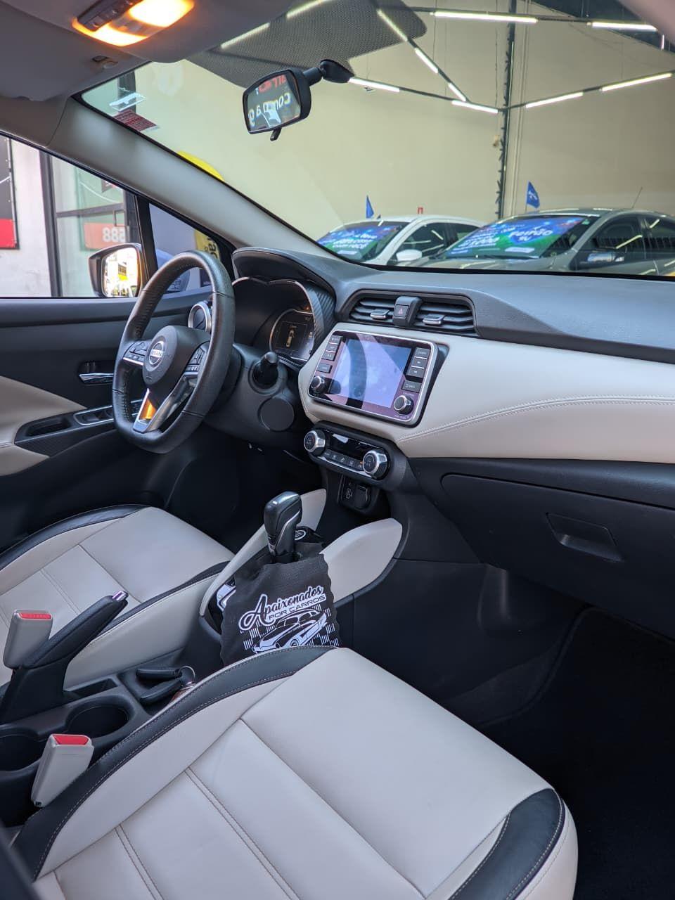 NISSAN Versa Sedan - Foto