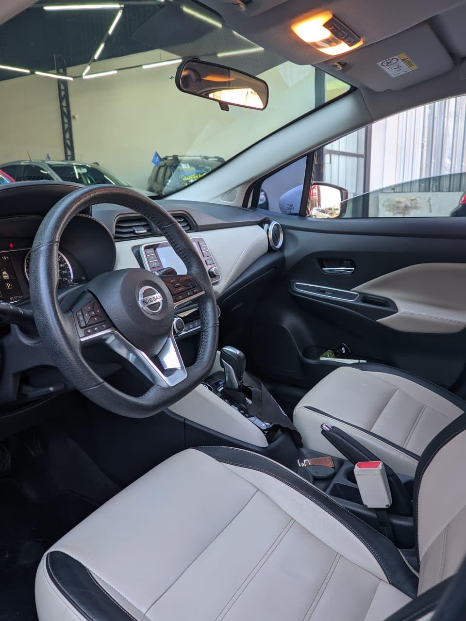 NISSAN Versa Sedan - Foto