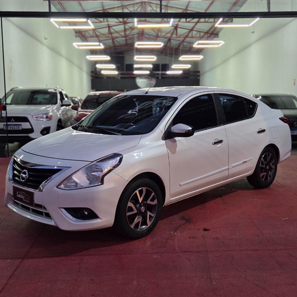 NISSAN Versa Sedan