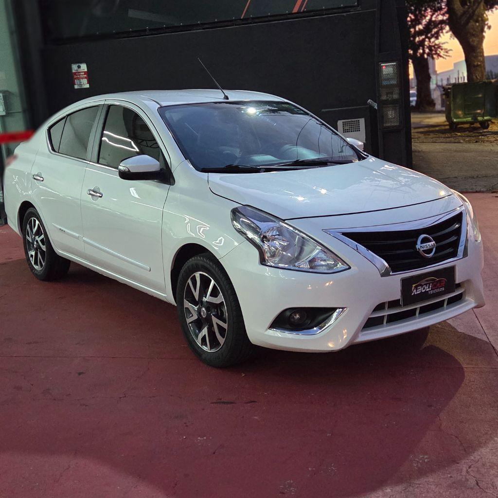 NISSAN Versa Sedan - Foto