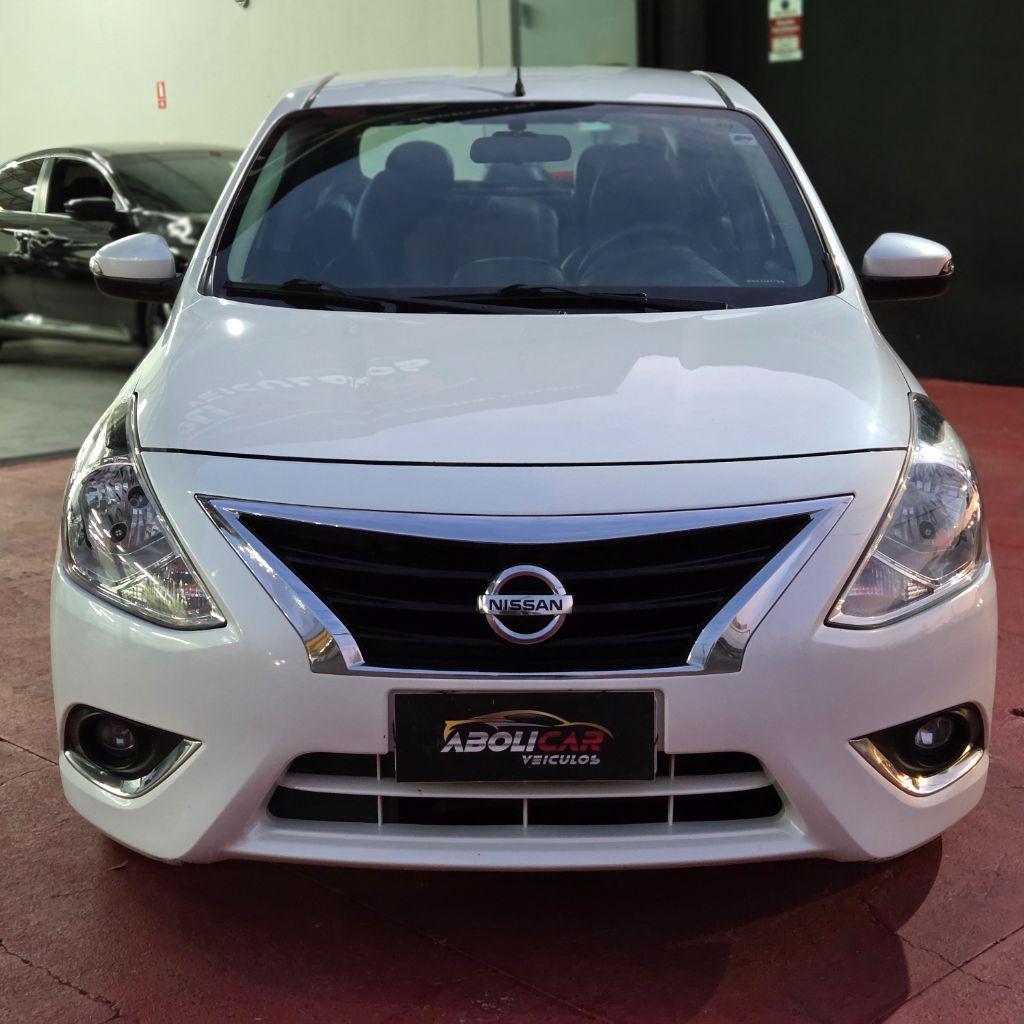 NISSAN Versa Sedan - Foto