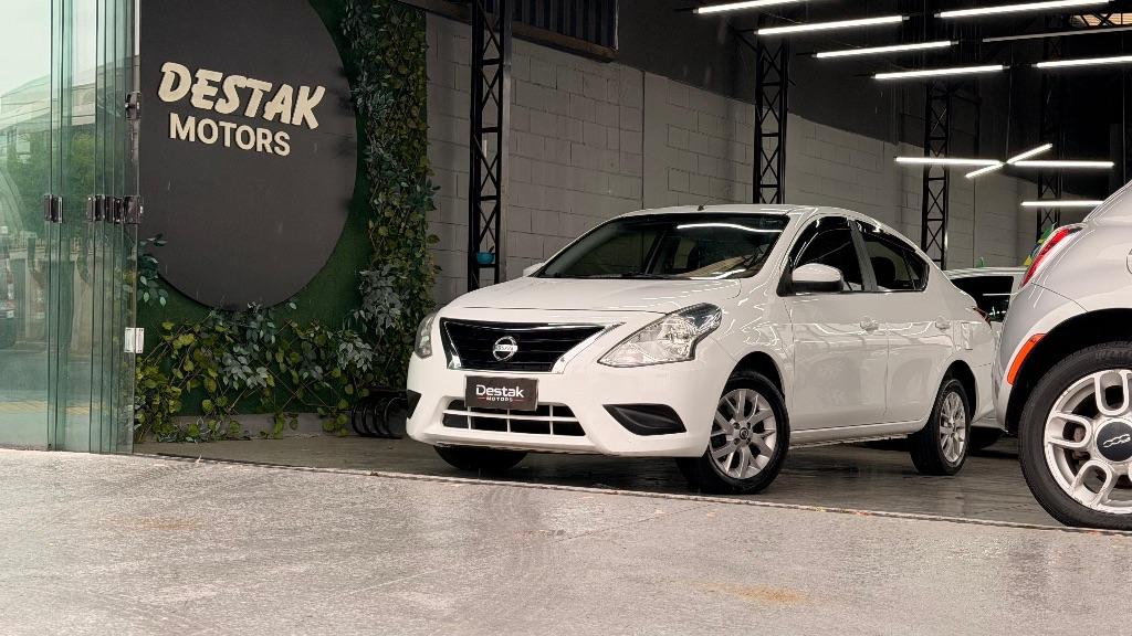 NISSAN Versa Sedan