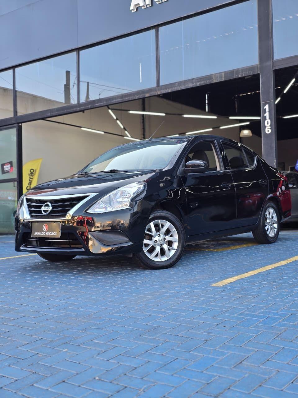 NISSAN Versa Sedan