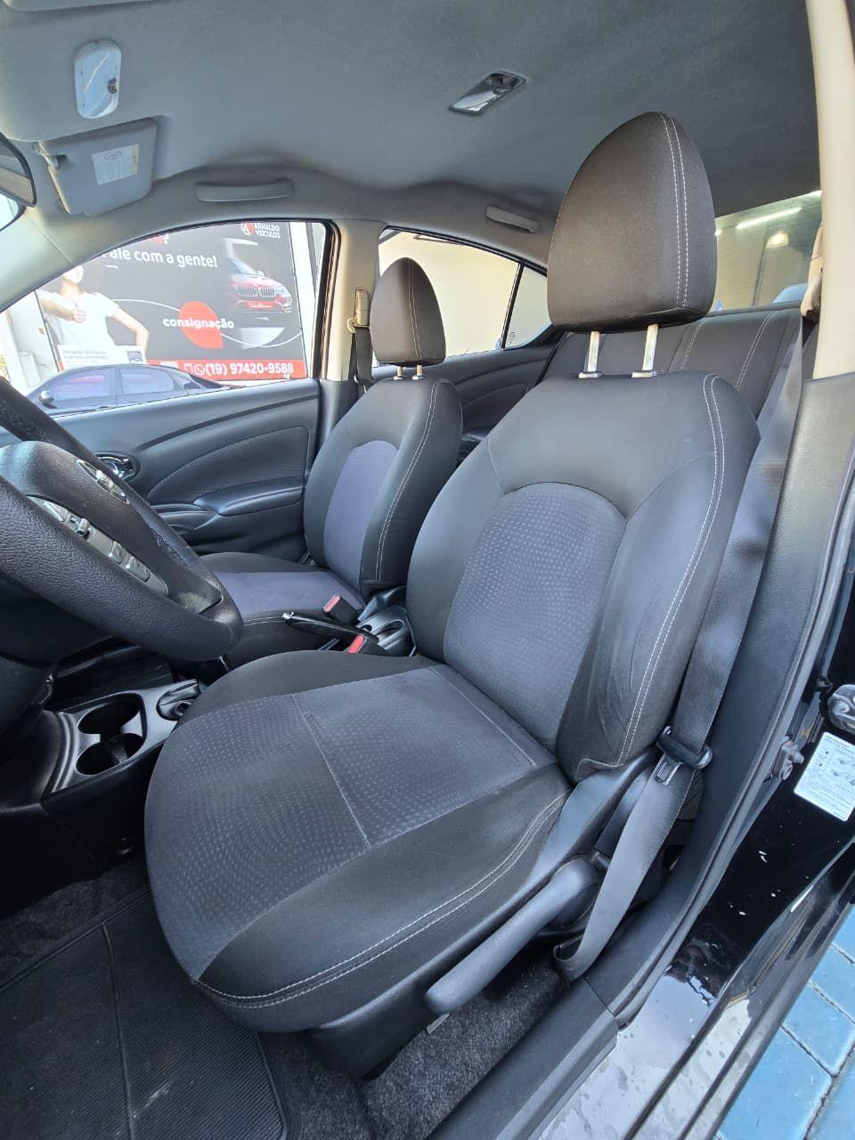 NISSAN Versa Sedan - Foto