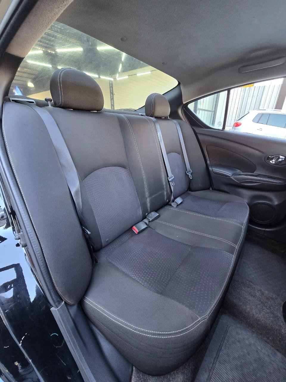 NISSAN Versa Sedan - Foto