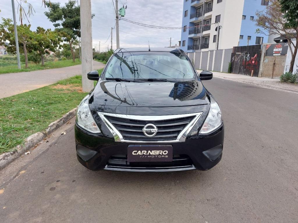 NISSAN Versa Sedan - Foto