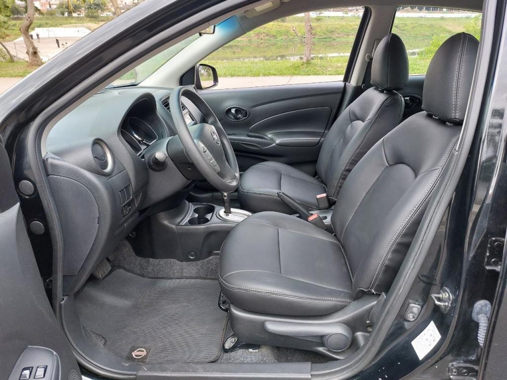 NISSAN Versa Sedan - Foto