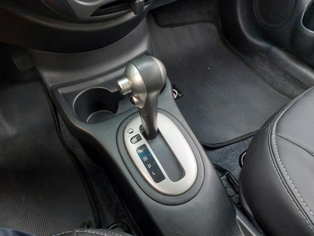 NISSAN Versa Sedan - Foto