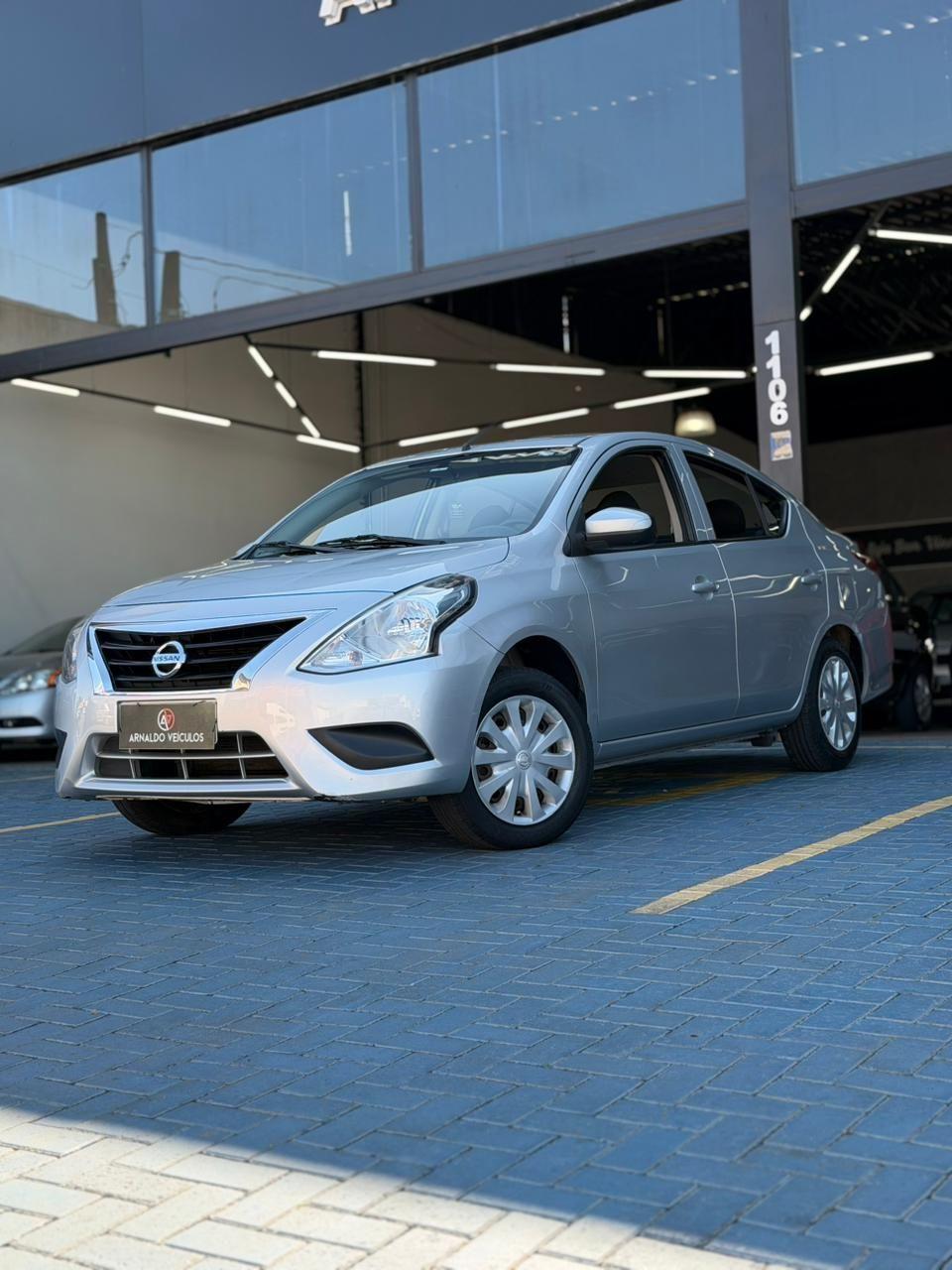 NISSAN Versa Sedan